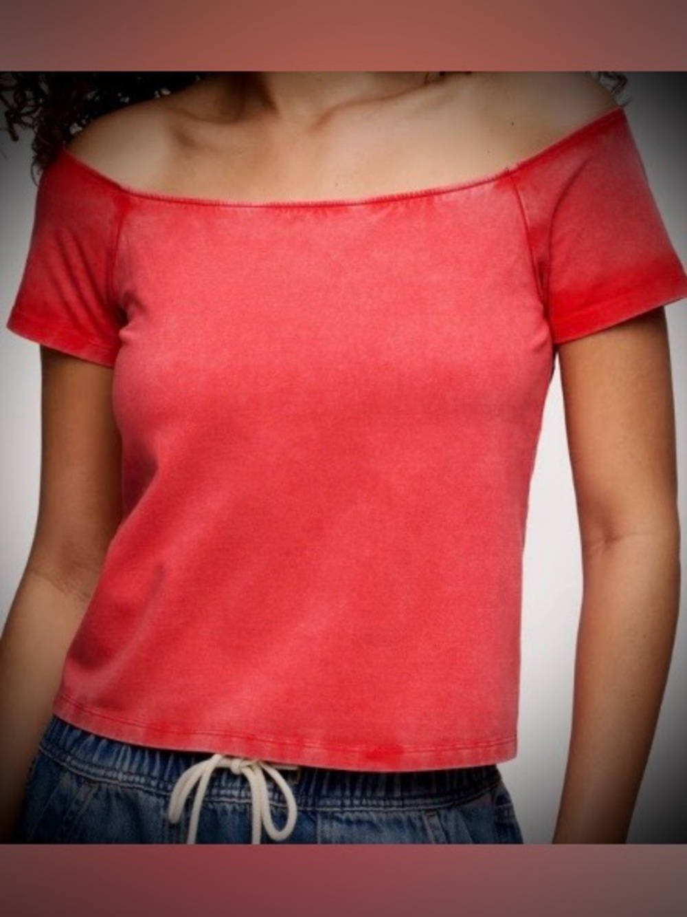 NWOT!! Nuuds Ease Tee